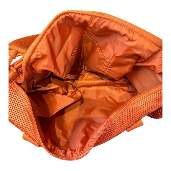 NWT Victoria’s Secret VSX Coral Mesh Athleisure Duffel Weekender Bag - Picture 7 of 7